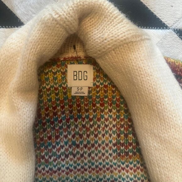 BDG KNIT CARDIGAN NWOT - Picture 5 of 5